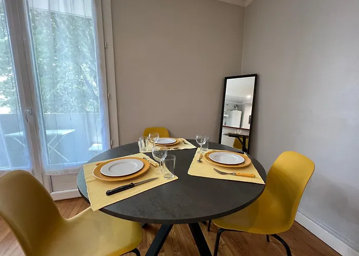 Paisible T3 Proche Metro, Wi-Fi & Terrasse Privee