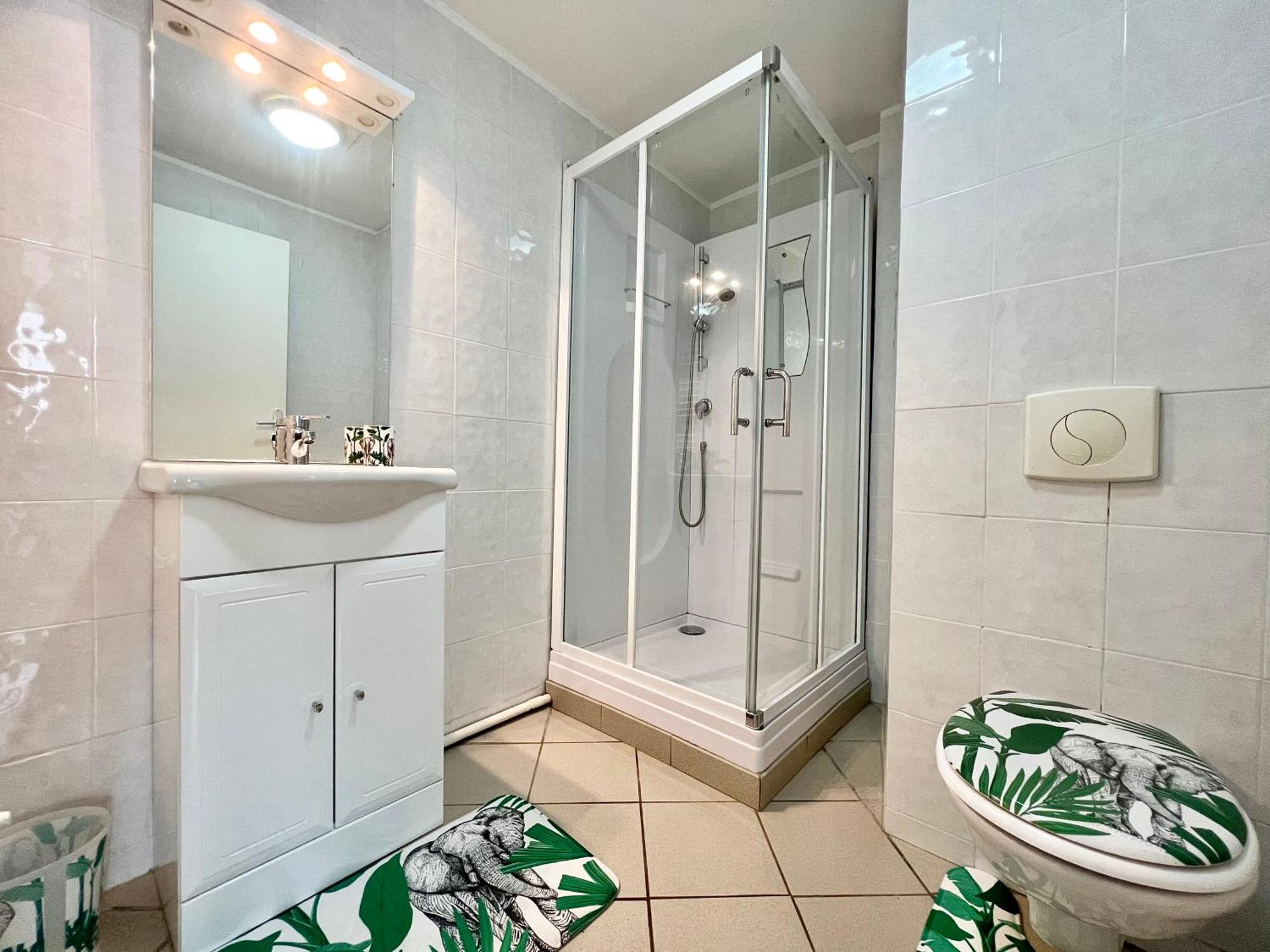 Paisible T3 Proche Metro, Wi-fi & Terrasse Privee Appartement *