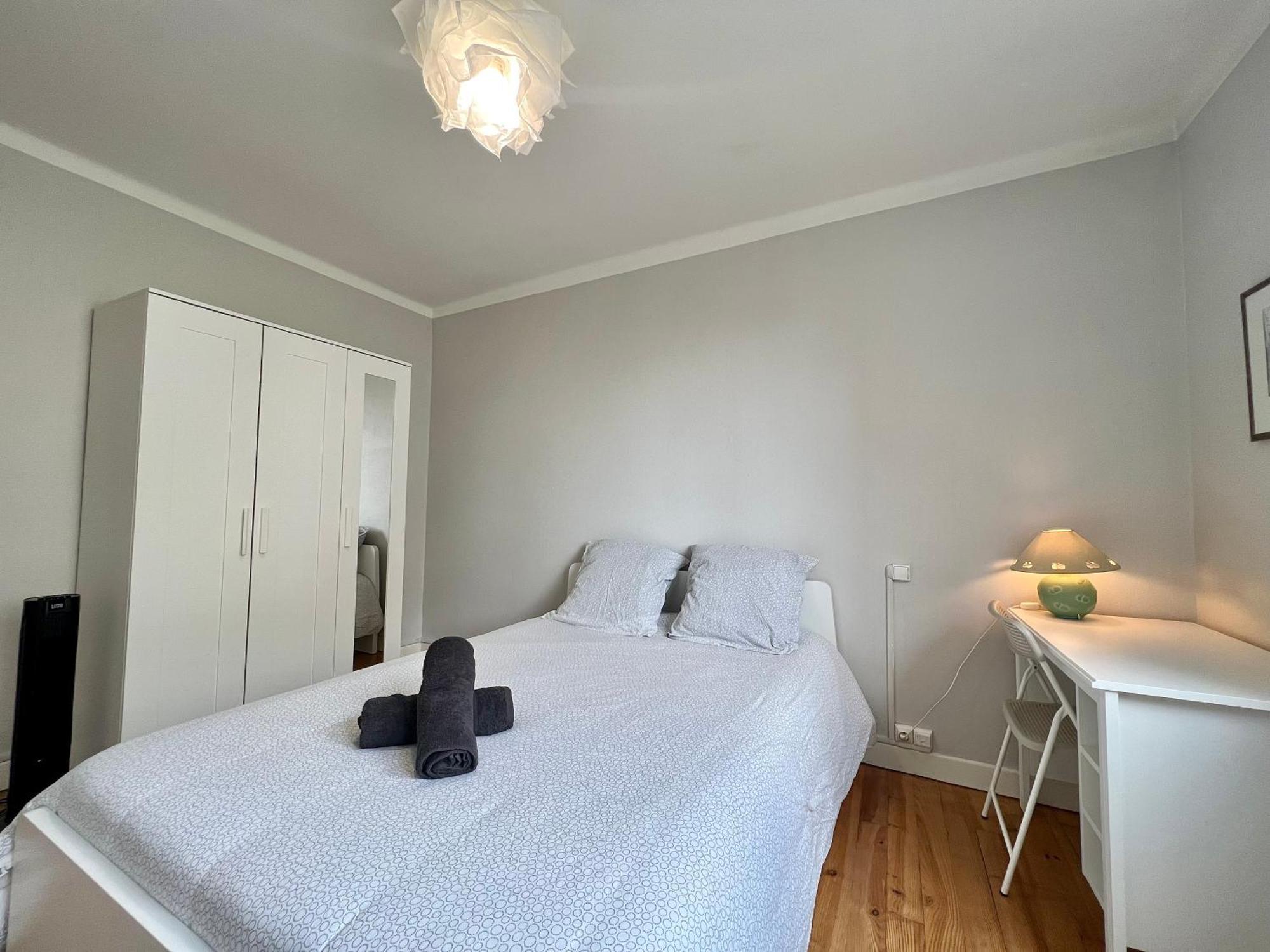 Paisible T3 Proche Metro, Wi-fi & Terrasse Privee Apartment *